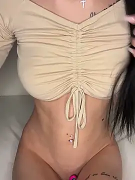 ilariea_girl live sex cam