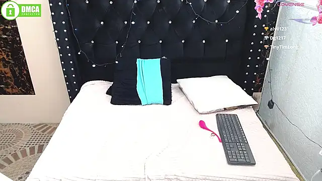 SarayMoorex_'s cam snapshot