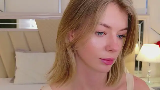 MeganMour's cam snapshot