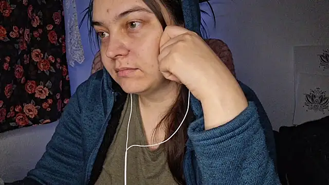 Cyndee_Winter's cam snapshot