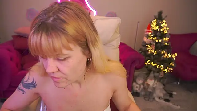 BellaLaPetit's cam snapshot