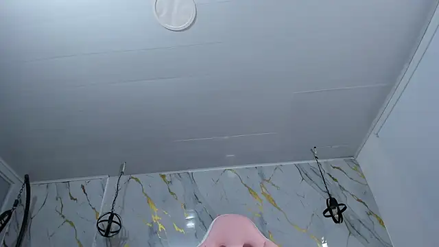 cristal_crossfitx's cam snapshot