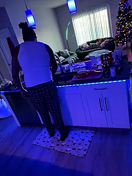 4EVAGLACIERS live sex cam