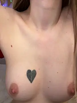 LINA_ALL_EYES_ON_YOU live sex cam