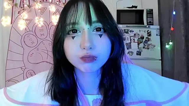 Holy420lolii's cam snapshot