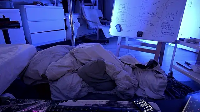 CeriseLapine live sex cam