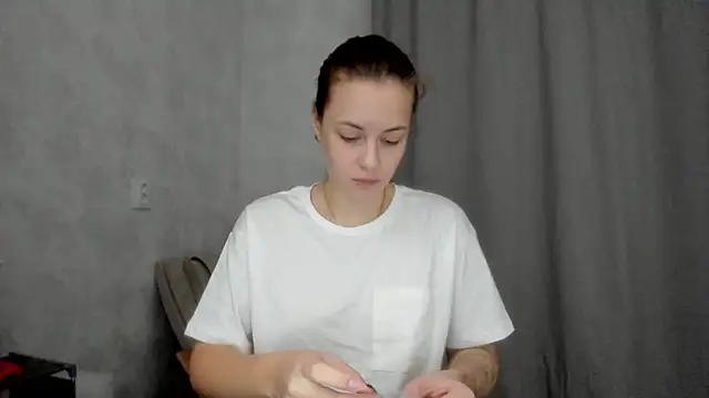 why_again_me's cam snapshot