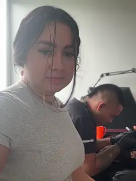 Pretty_Isadora live sex cam