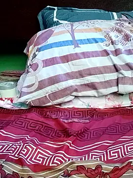 QueenSoreal live sex cam