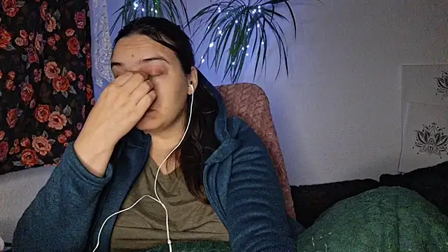 Cyndee_Winter's cam snapshot