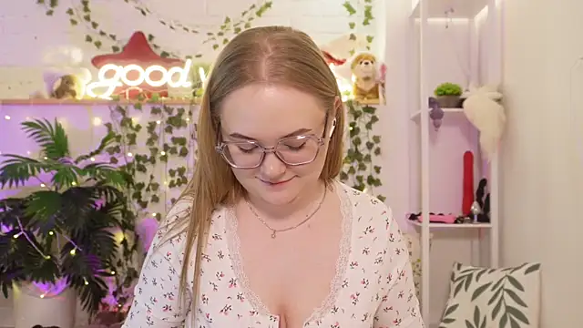 MonicaAsis live sex cam