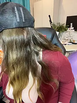 DienkaGreen live sex cam