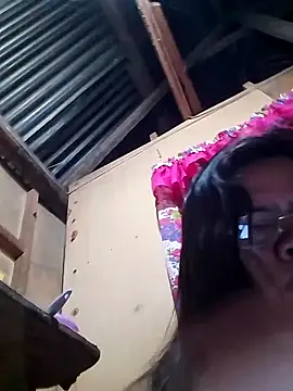 Huge_mama69 live sex cam