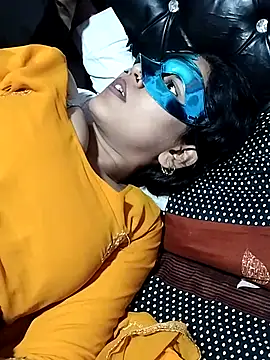 Desi_muslimcouple's cam snapshot