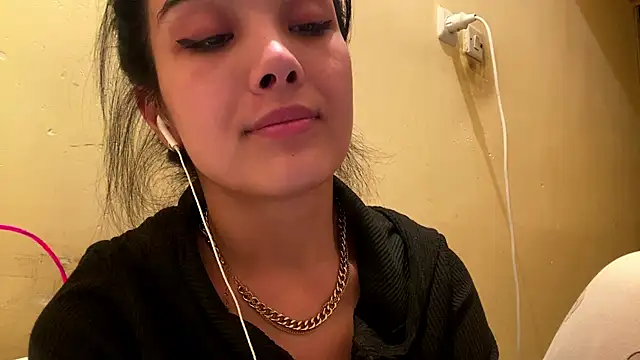 AylinBlush's cam snapshot