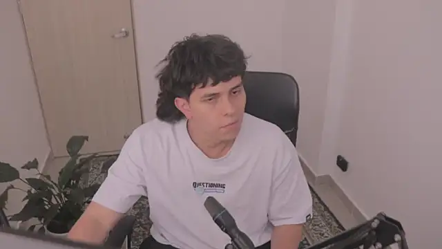 Tony_Hoffa live sex cam