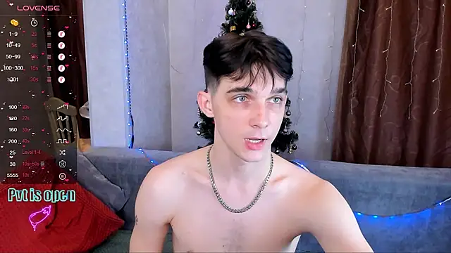 Aaron_Boom live sex cam