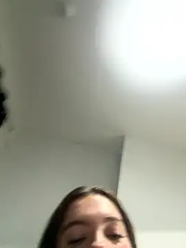 Victoria6989 live sex cam