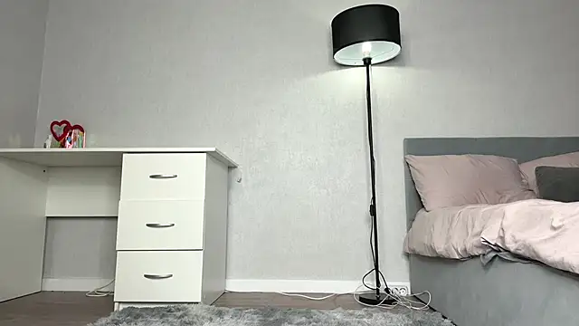 EleneKatzebeg live sex cam