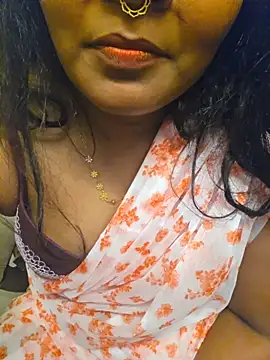 yazhini's cam snapshot