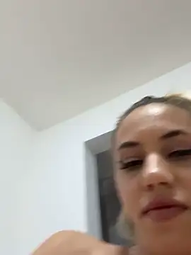 CellineGold's cam snapshot