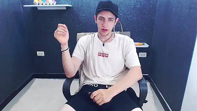 Kerverr_'s cam snapshot