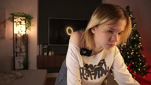 PhillisEsplin's cam snapshot