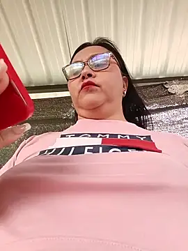 Dirty-Momm-Divorced-Hot's cam snapshot