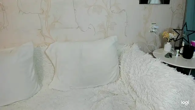 EmmaAmazingEyes's cam snapshot