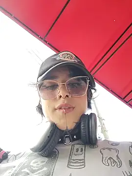 taaylor33's cam snapshot