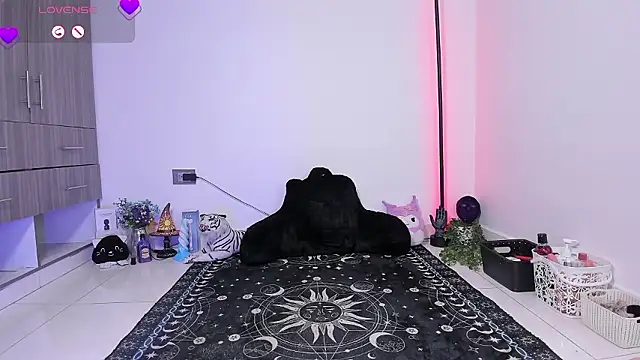 LadyAvalon live sex cam