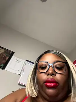 Chocolatebunnyxx96 live sex cam