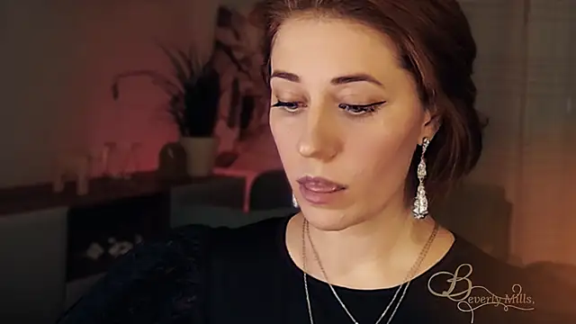MissBeverlyMills live sex cam