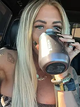 blondiluvsanal live sex cam