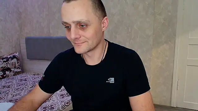 Ethan_G_'s cam snapshot