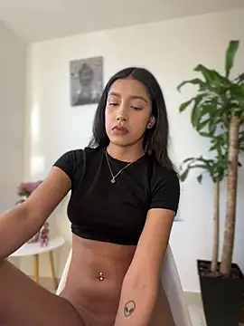 SelenaStone live sex cam