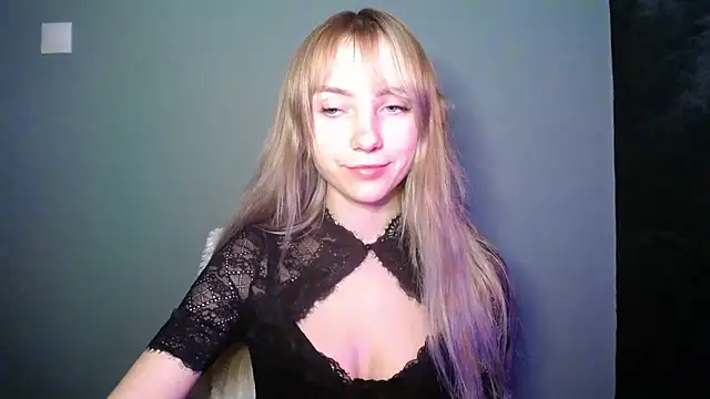 LuciaYoung's cam snapshot