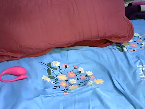 Lenah_2's cam snapshot