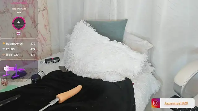 UrNewFantasy's cam snapshot