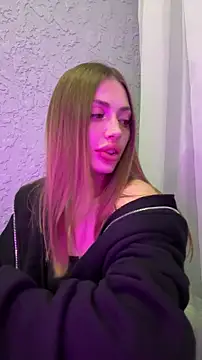 Elizabeth_Tay's cam snapshot