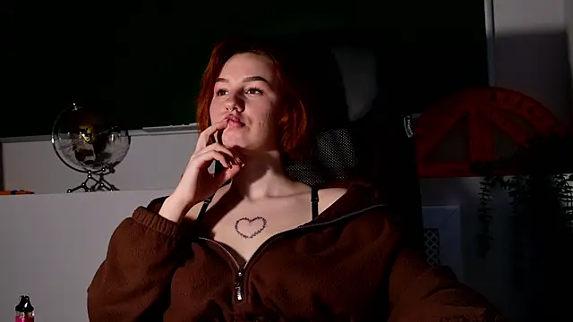 ClaireMathis's cam snapshot