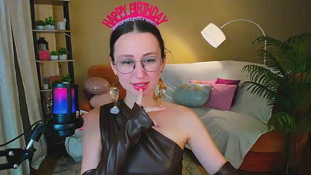 YourLovellyStory's cam snapshot