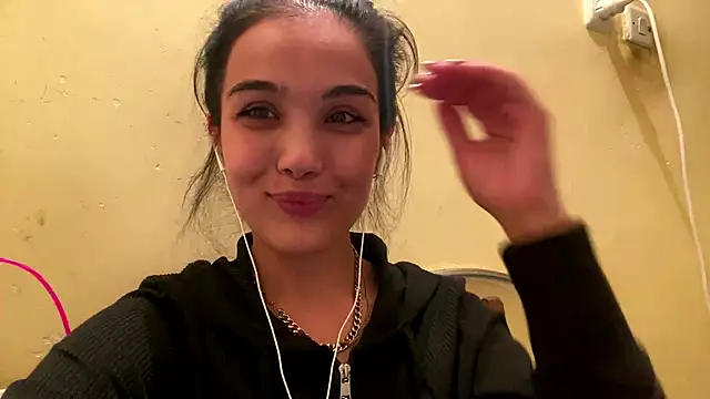 AylinBlush's cam snapshot