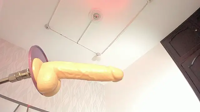 Victoriaa_millers's cam snapshot