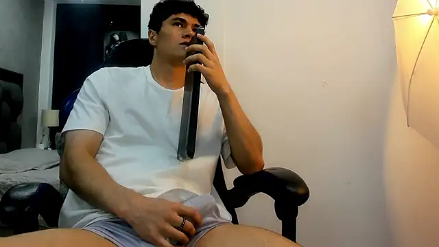 roan_birkin's cam snapshot