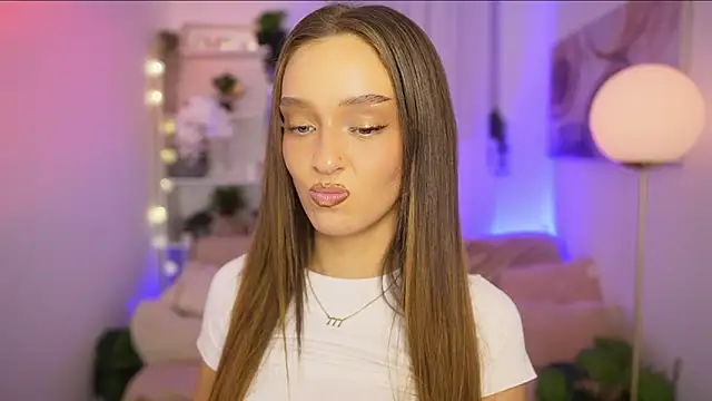 Clara_Nia live sex cam