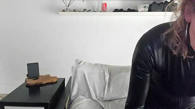 MendiPetite's cam snapshot