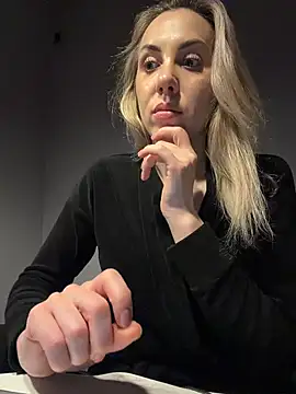 ElenaWhitmore's cam snapshot