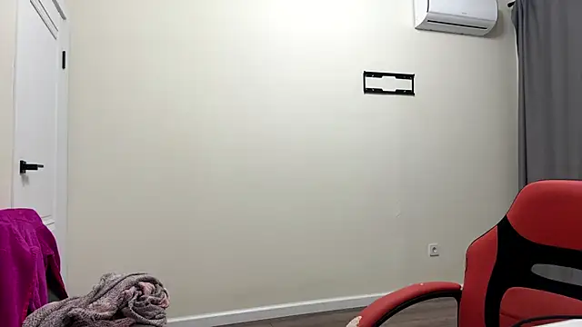 Elira_Breeze's cam snapshot