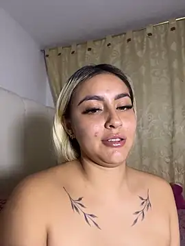 Elina_Hills's cam snapshot